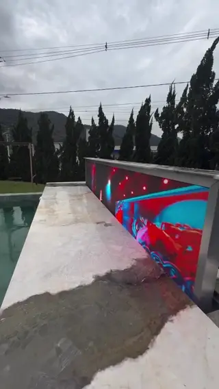 Painel de LED retrátil de 176 polegadas em Itajaí